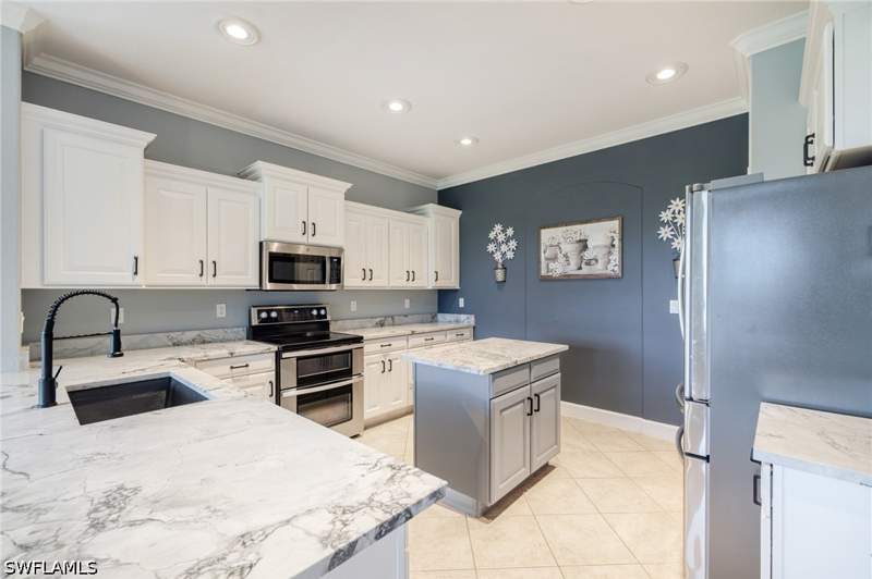 5 bedroom SingleFamilyResidence at 13859 Farnese Dr, Bella Terra, Estero — photo 5