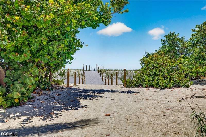 2 bedroom SingleFamilyResidence at 11546 Laika Ln, Captiva Beach, Captiva — photo 4