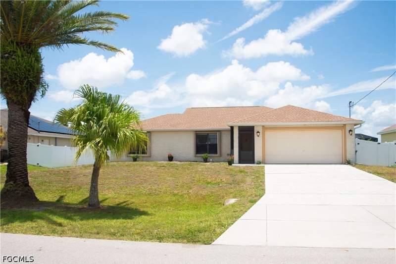 3 bedroom SingleFamilyResidence at 2804 SW 2nd Ter, Cape Coral, Cape Coral — photo 2