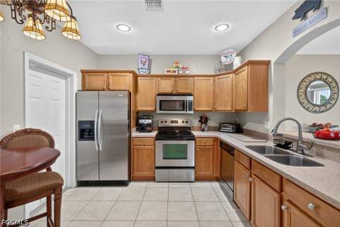 2406 Laurentina Ln, Cape Coral FL - photo 19 of 41