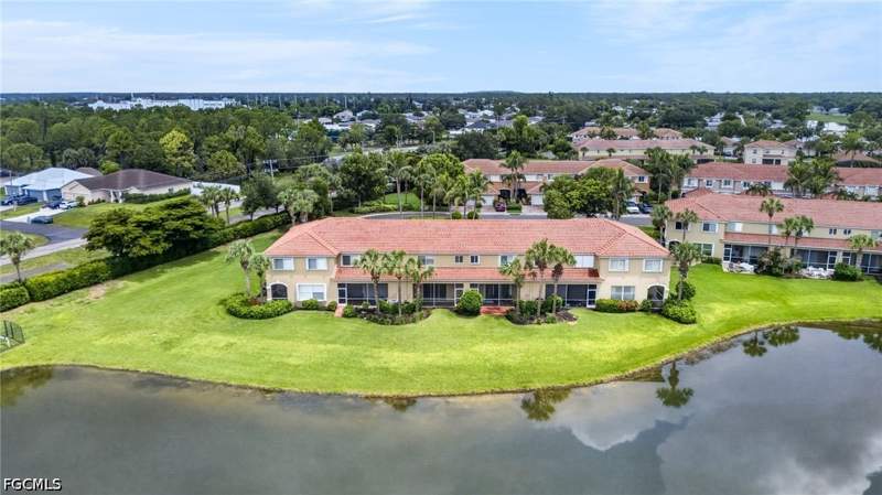 3 bedroom Townhouse at 2406 Laurentina Ln, Bella Vida, Cape Coral — photo 3