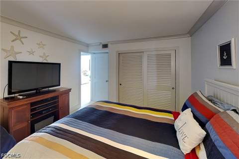 17170 Harbour Point Dr 234, Fort Myers FL - photo 17 of 22