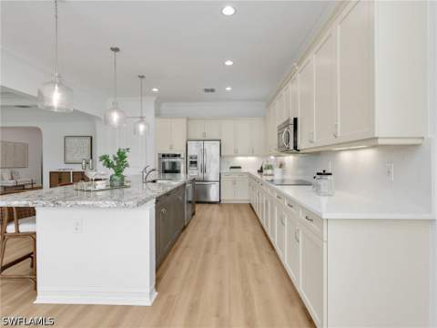 9454 Greenleigh Ct, Naples FL - photo 10 of 47