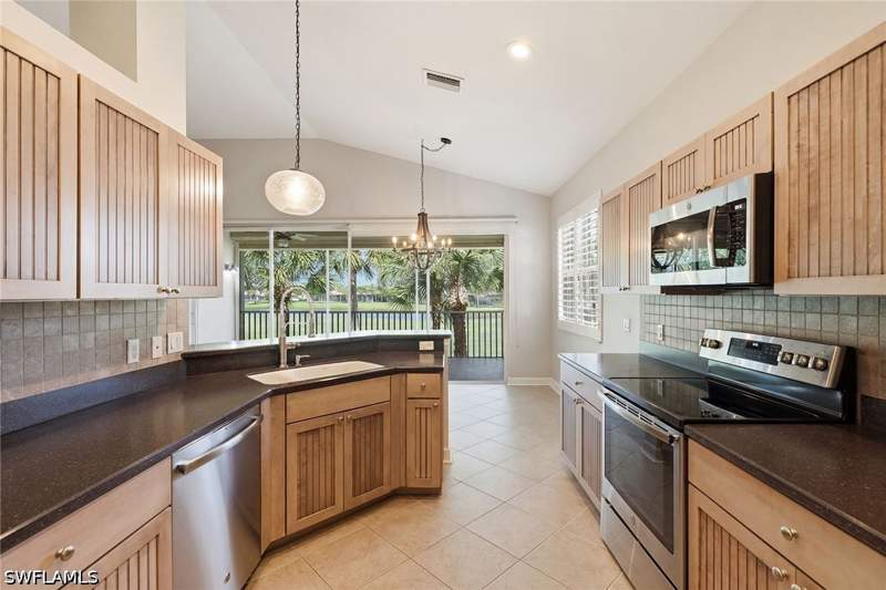 3 bedroom Condominium at 10462 Autumn Breeze Dr 202, Oak Hammock II, Estero — photo 4