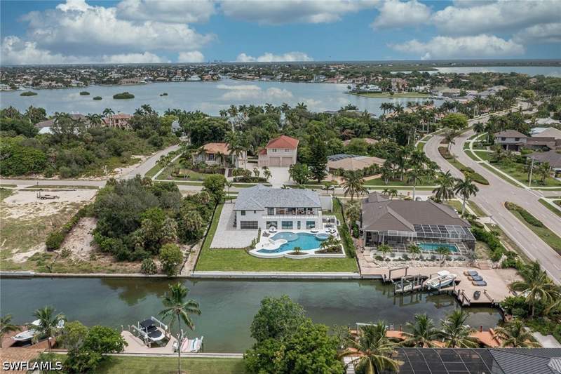 6 bedroom SingleFamilyResidence at 1685 Ludlow Rd, Marco Island, Marco Island — photo 3