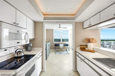 6361 Pelican Bay Blvd 503, Naples FL - photo 13 of 36