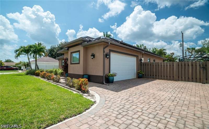 3 bedroom SingleFamilyResidence at 4525 29th Ave SW, Golden Gate City, Naples — photo 4