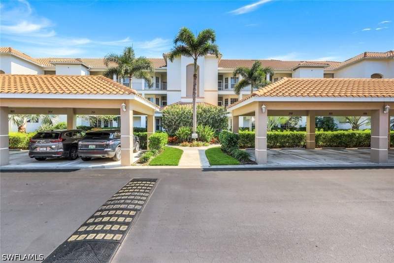 2 bedroom Condominium at 8247 Parkstone Pl 205, Waterford At Vanderbilt Country Club, Naples — photo 2