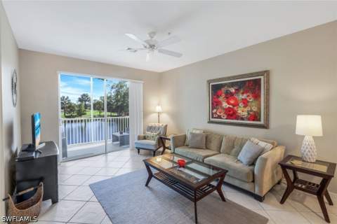 8247 Parkstone Pl 205, Naples FL - photo 6 of 33