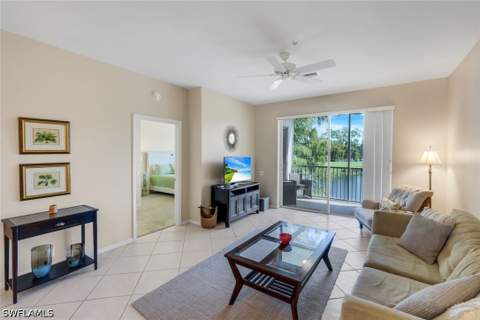 8247 Parkstone Pl 205, Naples FL - photo 7 of 33
