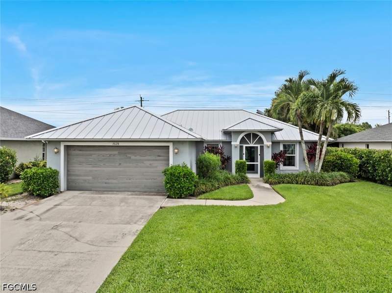 3 bedroom SingleFamilyResidence at 3628 Kent Dr, Lago Verde, Naples — photo 3