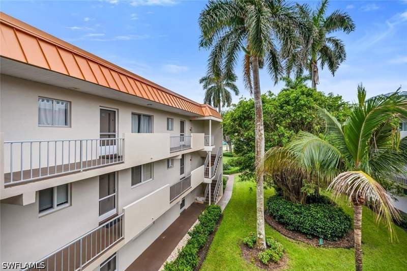 2 bedroom Condominium at 1100 Gulf Shore Blvd N 312, Eleven Hundred Club, Naples — photo 4