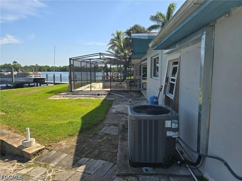 3 bedroom SingleFamilyResidence at 4919 E Riverside Dr, Morse Shores, Fort Myers — photo 4