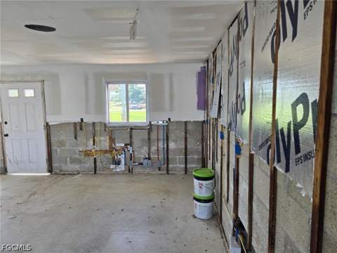 4919 E Riverside Dr, Fort Myers FL - photo 7 of 13