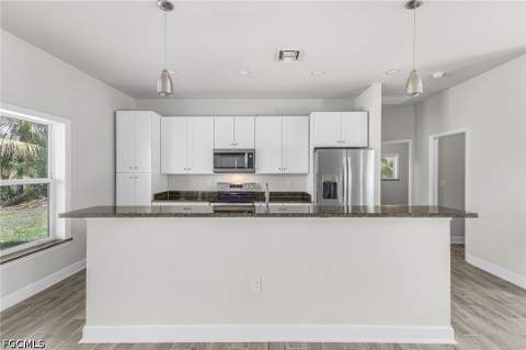 1111 SW 5th Ter, Cape Coral FL - photo 10 of 29