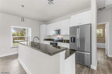1111 SW 5th Ter, Cape Coral FL - photo 9 of 29