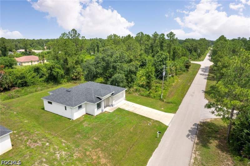 3 bedroom SingleFamilyResidence at 208 Genoa Ave S, Lehigh Acres, Lehigh Acres — photo 3