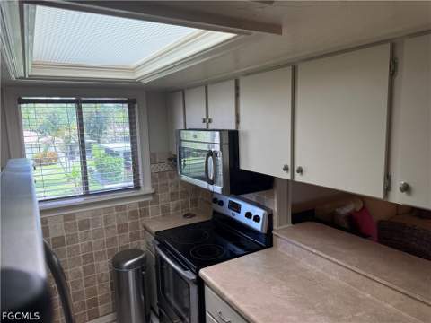 3338 Ottawa Cir 4, Fort Myers FL - photo 6 of 21