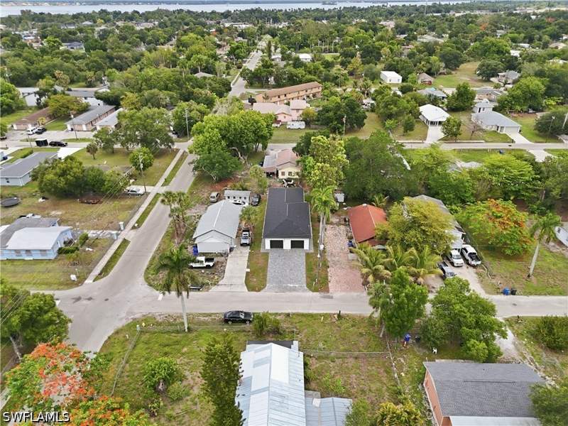 4 bedroom SingleFamilyResidence at 3811 Pearl St, Delay Park, Fort Myers — photo 4