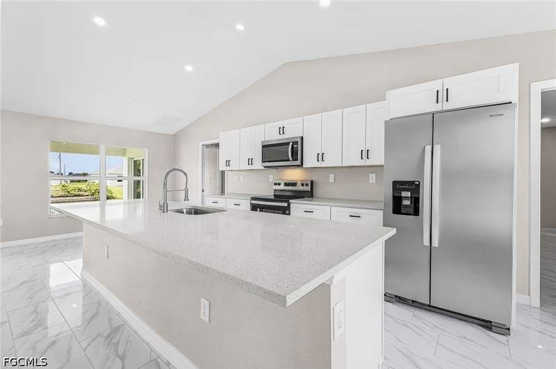 4 bedroom SingleFamilyResidence at 126 NE 9th St, Cape Coral, Cape Coral — photo 3