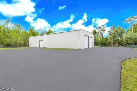 15261 Shamrock Dr, Fort Myers FL - photo 7 of 47
