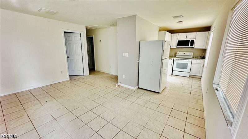3 bedroom SingleFamilyResidence at 5628 5th Ave, Fort Myers, Fort Myers — photo 3