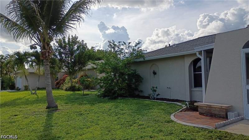 3 bedroom SingleFamilyResidence at 1629 SE 12th St, Cape Coral, Cape Coral — photo 3