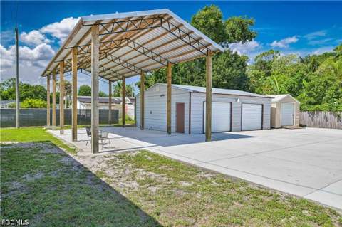 427 Stockton St, North Fort Myers FL - photo 14 of 50