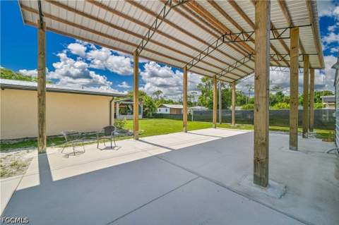 427 Stockton St, North Fort Myers FL - photo 15 of 50