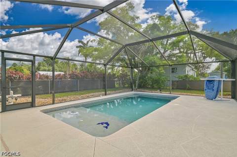 427 Stockton St, North Fort Myers FL - photo 8 of 50
