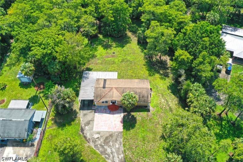 3 bedroom SingleFamilyResidence at 160 19th St NW, Golden Gate Estates, Naples — photo 3