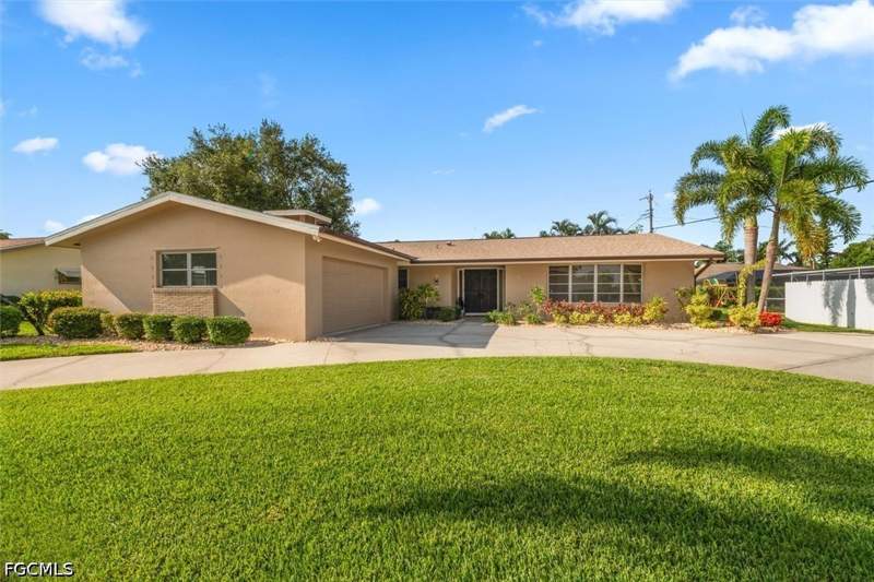 3 bedroom SingleFamilyResidence at 1442 Woodwind Ct, Tanglewood, Fort Myers — photo 2