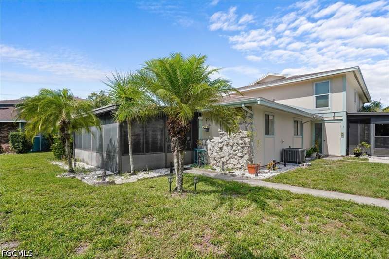 2 bedroom Condominium at 5848 Queen Elizabeth Way 1, Provincetown, Fort Myers — photo 2