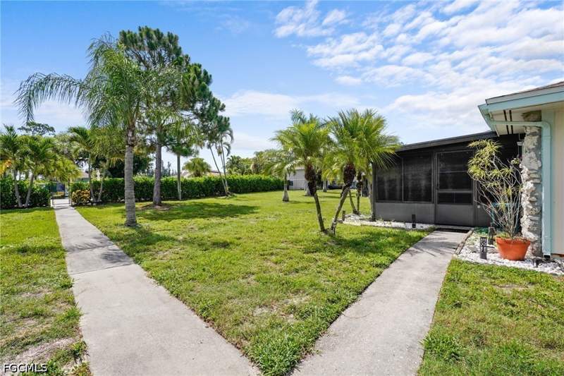 2 bedroom Condominium at 5848 Queen Elizabeth Way 1, Provincetown, Fort Myers — photo 3