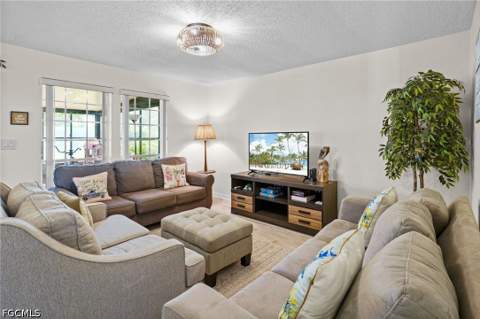 5848 Queen Elizabeth Way 1, Fort Myers FL - photo 7 of 31