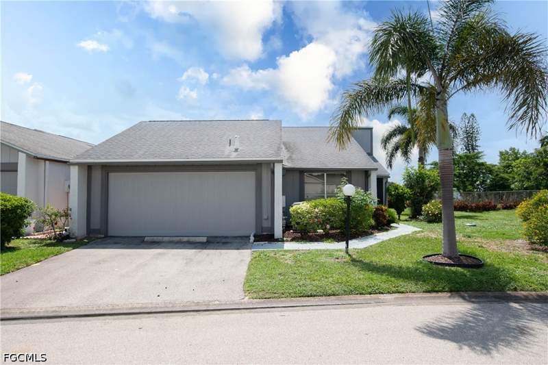 3 bedroom SingleFamilyResidence at 9749 Maplecrest Cir, Woodcrest Village, Lehigh Acres — photo 2