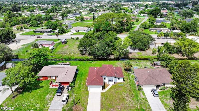 3 bedroom SingleFamilyResidence at 127 Connecticut Rd, Lehigh Acres, Lehigh Acres — photo 4