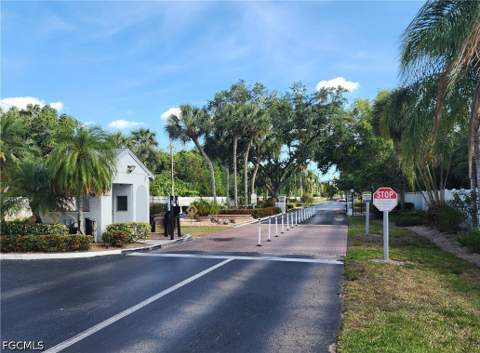 4681 Lakeside Club Blvd 11-C2, Fort Myers FL - photo 23 of 45