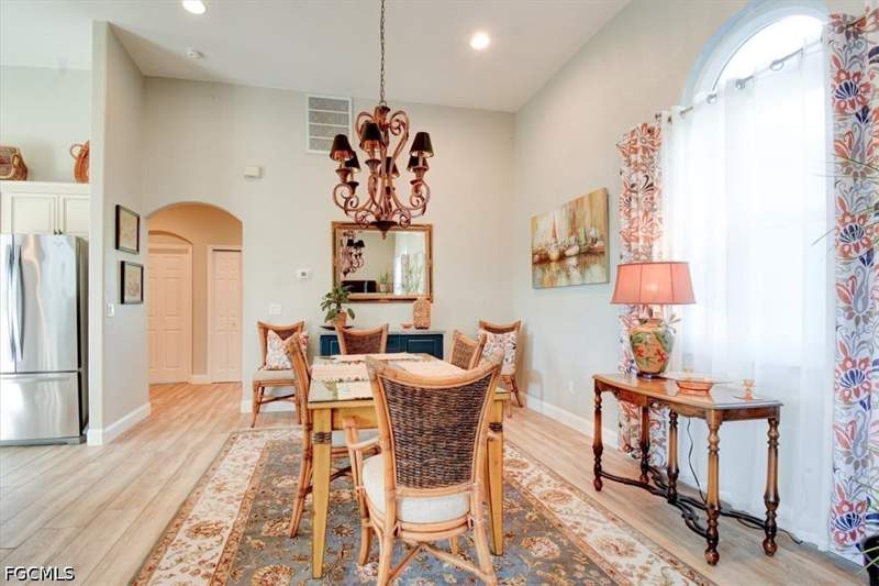 3 bedroom SingleFamilyResidence at 420 SE 32nd St, Cape Coral, Cape Coral — photo 2