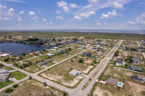 4304 Jacaranda Pkwy W, Cape Coral FL - photo 11 of 42