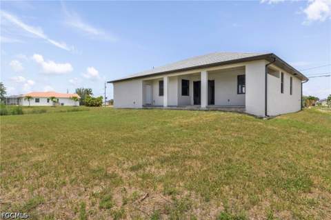 4304 Jacaranda Pkwy W, Cape Coral FL - photo 6 of 42