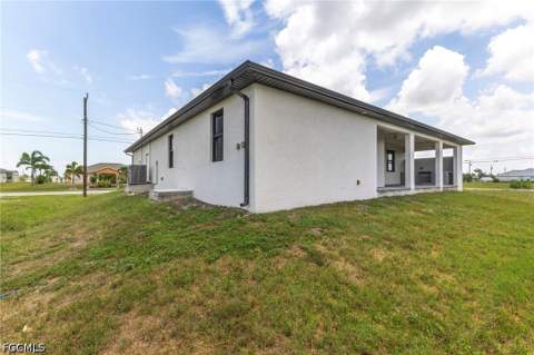 4304 Jacaranda Pkwy W, Cape Coral FL - photo 8 of 42