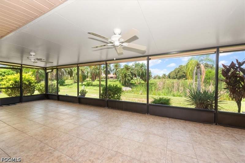 3 bedroom Attached at 20014 Lake Vista Cir, Majestic, Lehigh Acres — photo 2