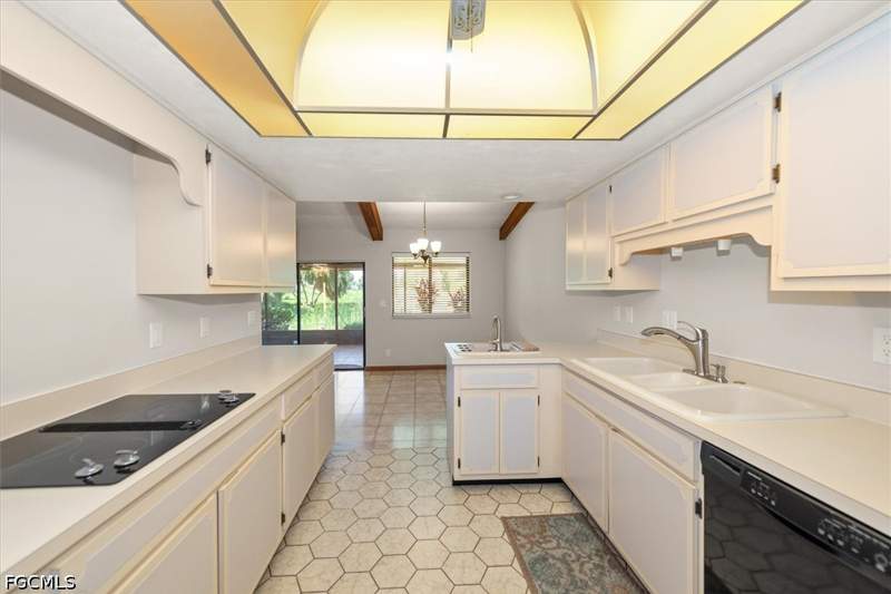 3 bedroom Attached at 20014 Lake Vista Cir, Majestic, Lehigh Acres — photo 3