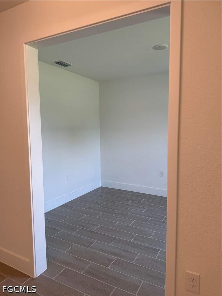 3 bedroom SingleFamilyResidence at 500 Windermere Dr, Greenbriar, Lehigh Acres — photo 3