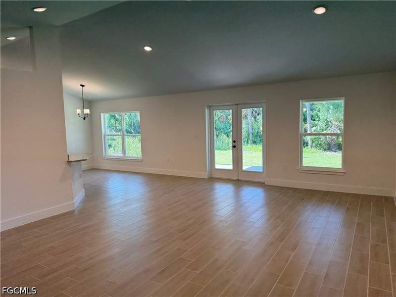 3 bedroom SingleFamilyResidence at 500 Windermere Dr, Greenbriar, Lehigh Acres — photo 5
