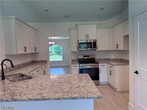 500 Windermere Dr, Lehigh Acres FL - photo 7 of 18