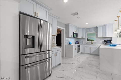 4350 Orangewood Ave, Fort Myers FL - photo 11 of 49