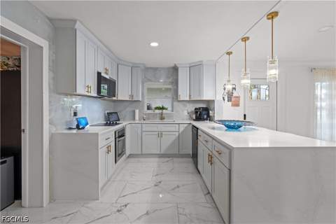 4350 Orangewood Ave, Fort Myers FL - photo 13 of 49
