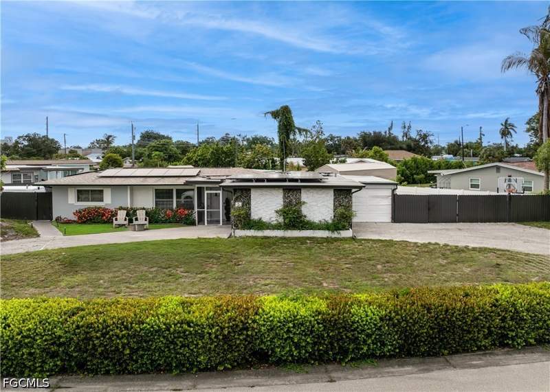 3 bedroom SingleFamilyResidence at 4350 Orangewood Ave, Colonial Manor, Fort Myers — photo 3